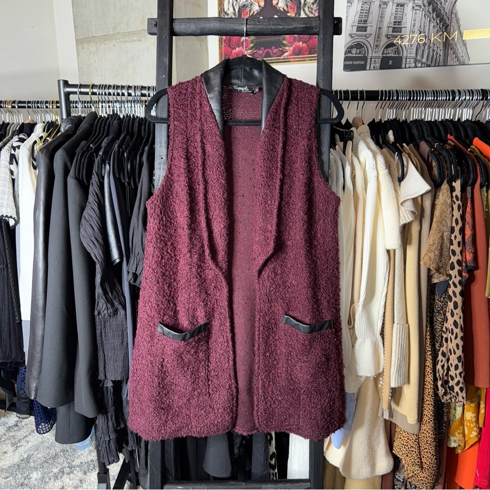Sympli Bouclé Textured Open Front Vest with Faux Leather Trim in Burgundy